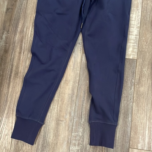 Champion Slim Fit Navy Jogger Size Medium - Picture 3 of 6